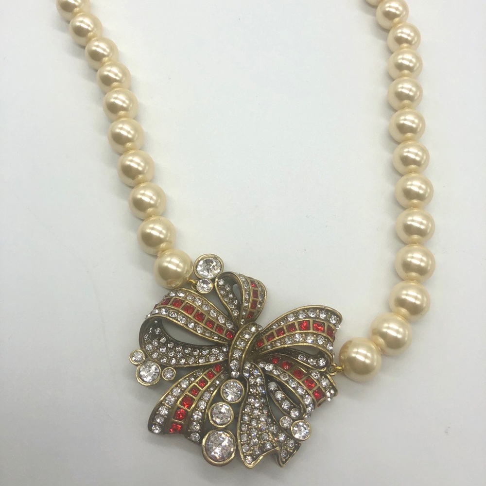 Heidi Daus 🆕 “Ravishing Ribbon” necklace, cream faux pearls, Swarovski crystals - Picture 4 of 9